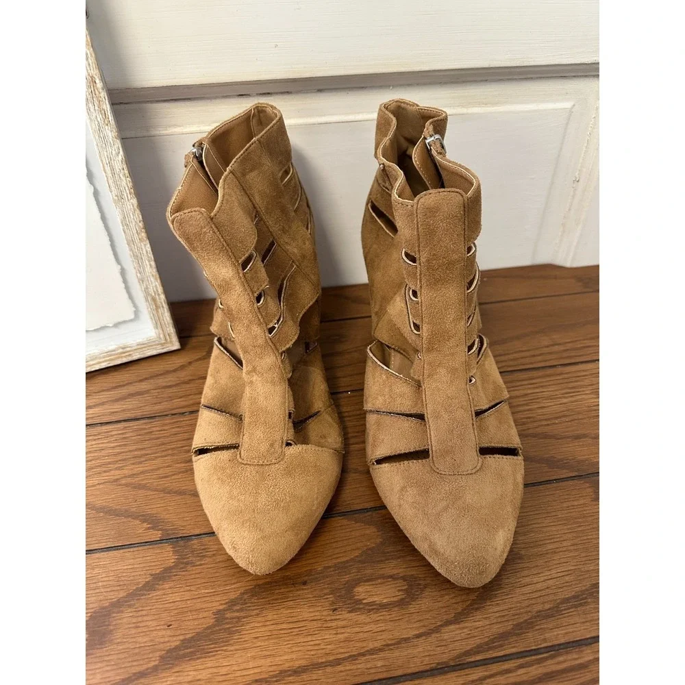 Comfortview Sloane Womens Size 9 Block Heel Caged Bootie Tan‎ Faux Suede